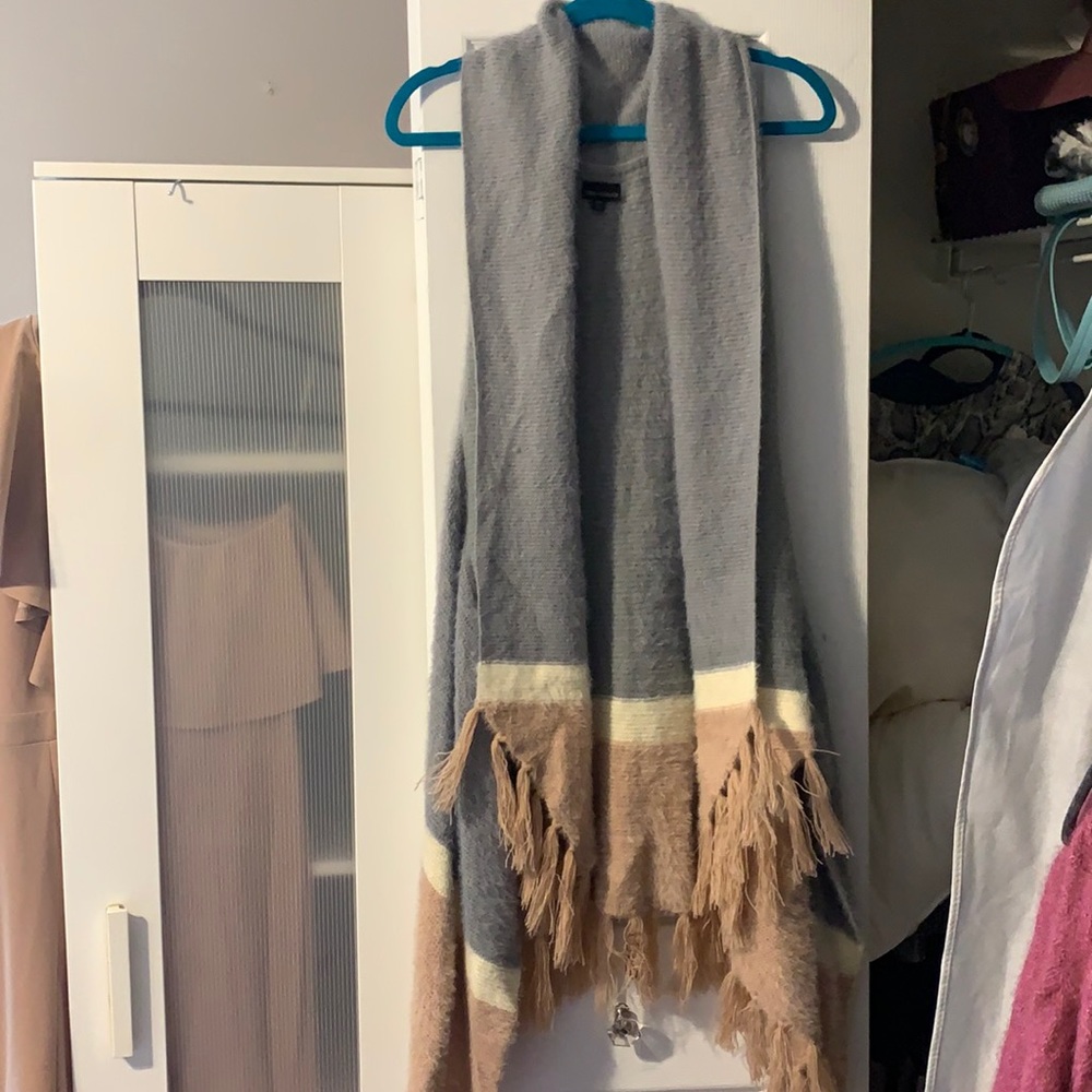 Sleeveless sweater